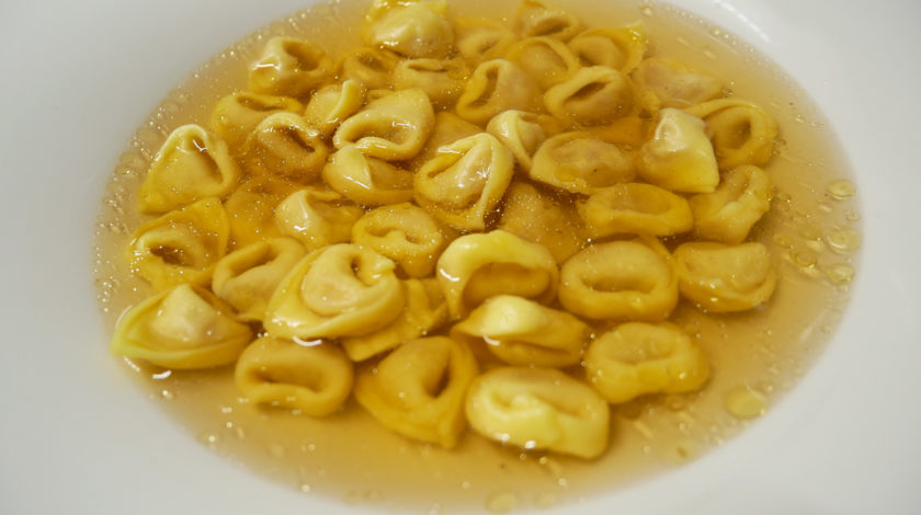 tortellini col brodo buono