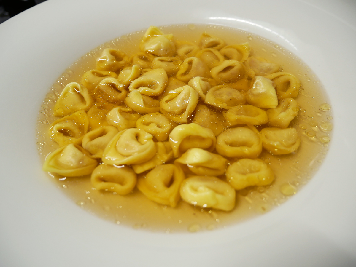 tortellini col brodo buono